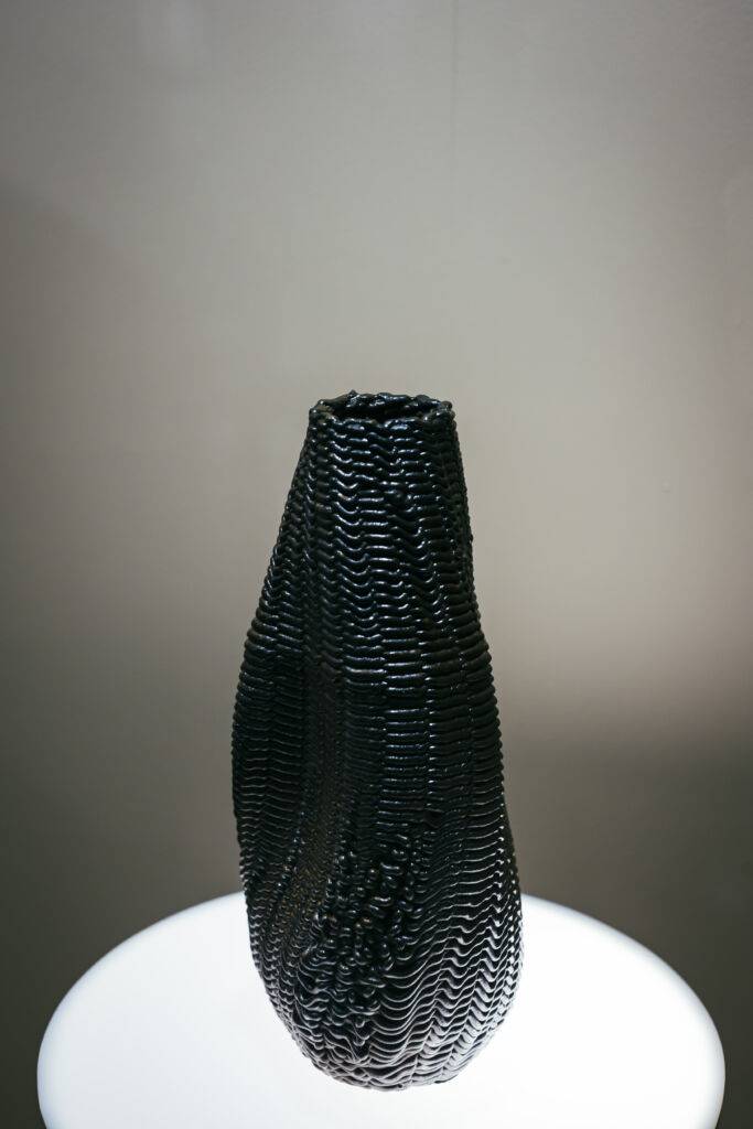 Praca Marii Bąk, ceramiczki, Wystawa Trzeci wymiar rzemiosła